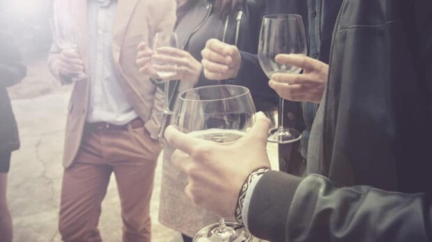 50 budget wedding reception food & beverage ideas